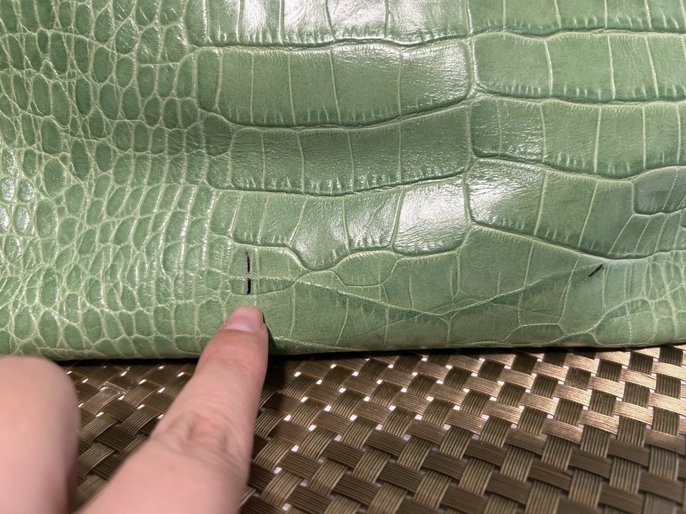 Bolso sin asas Kate Spade/bolso de mano charol verde con herrajes dorados Foto 3 de 4