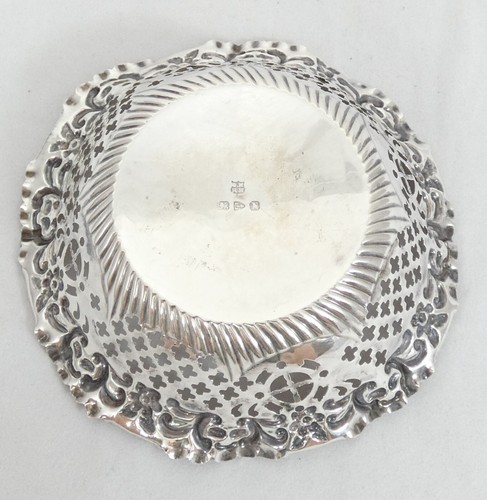 Antique Victorian 1896 Sterling Silver Bon Bon Lolly Dish Bowl Plate Repousse - Picture 7 of 9