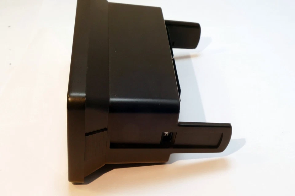 Olympus IS-30 DLX 28-110mm Zoom Lens High-Power Twin Flash Camera - Image 2 of 4