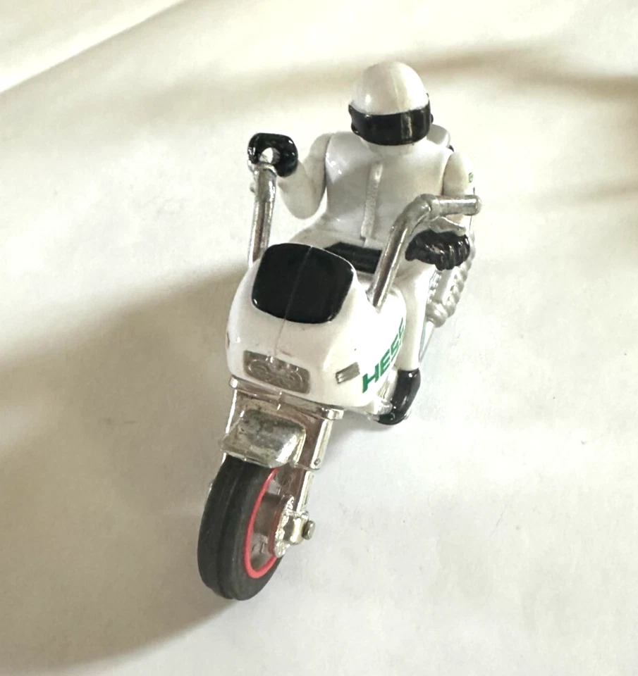 Hess Gasoline Rev and Go Motorcycle with Driver Wheels Move - Image 2 of 3