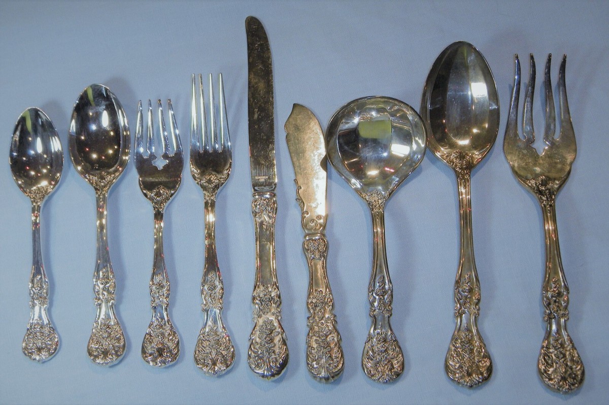 INTERNATIONAL SILVER Rogers 'French Rose' Silver Plated Flatware
