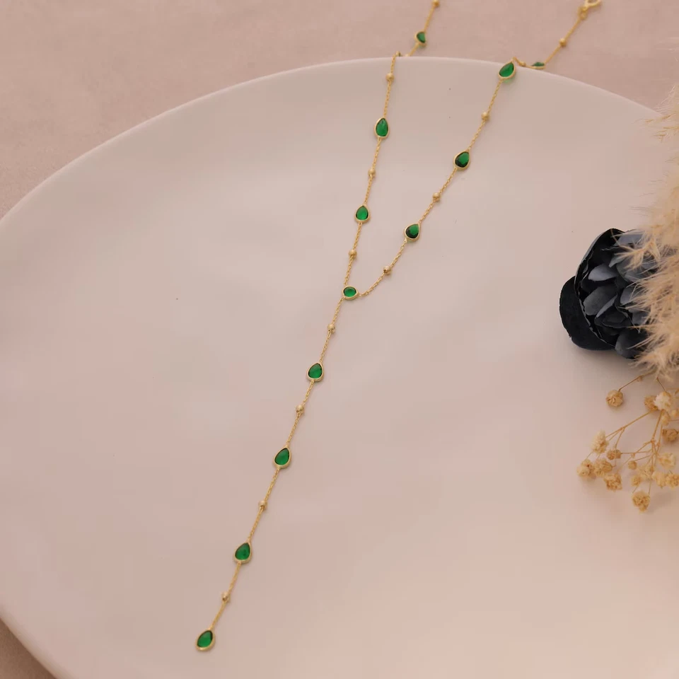 Collar Lariat Y Gota Esmeralda Creado en Laboratorio Corte Pera 8 Ct Chapado en Oro Amarillo 14K Foto 3 de 4