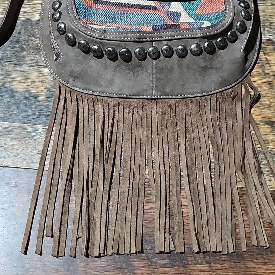 Blazin Roxx Women Messenger Crossbody Bag  Aztec Fringe Studded Western  - Image 4 of 4