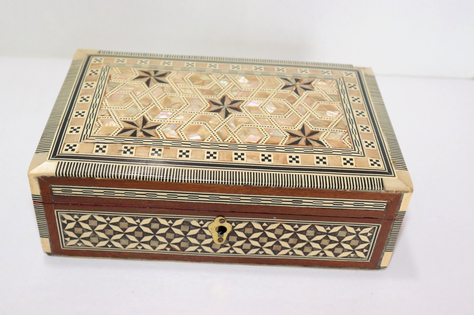 Egyptian Inlaid Handmade Mother Of Pearl Jewelry Wood Box Very Nice.