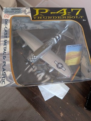 MotorMax P-47 Thunderbolt Fighter Plane Diecast/Plastic Airplane 1:48 #76316 NIB