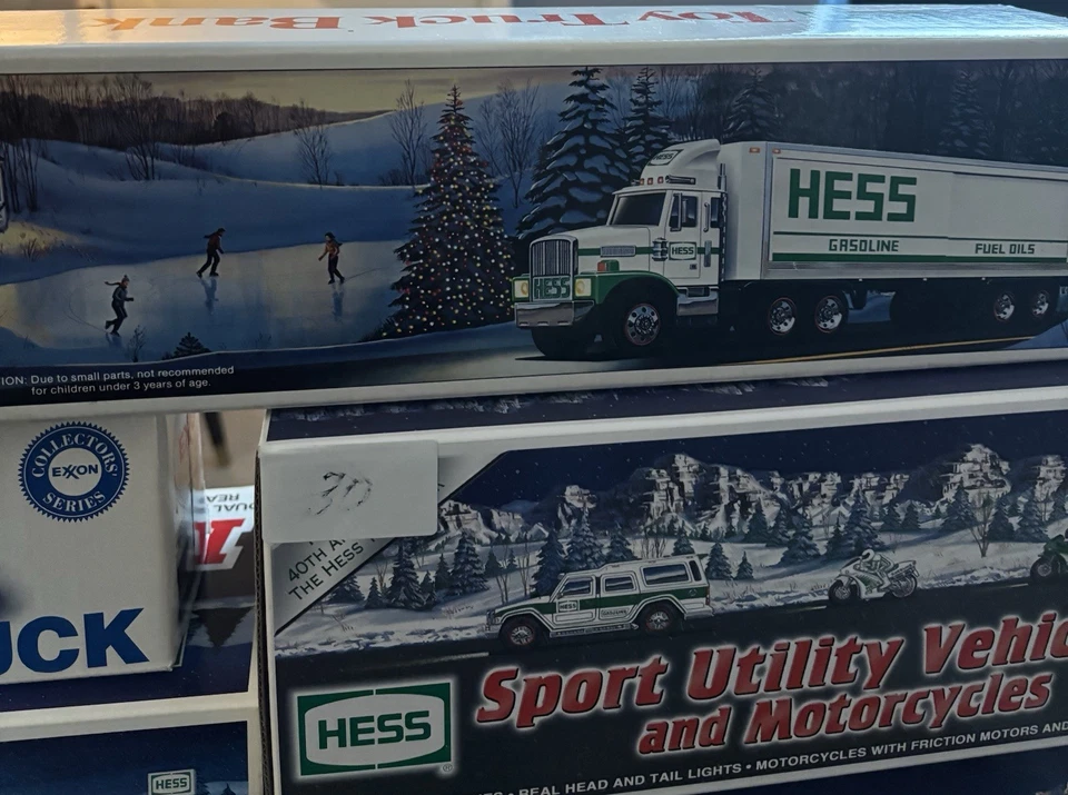 Lote de 7 juguetes Hess y 1 exón Foto 3 de 4