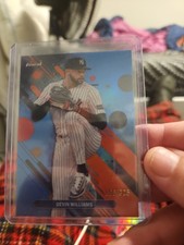 2025 Topps Finest - Common Devin Williams #71 Sky Blue Refractor /325