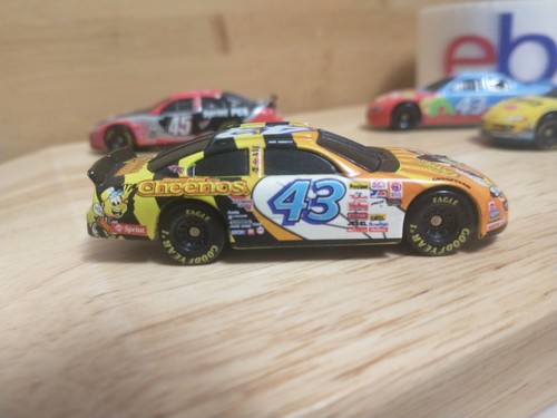 Kellogg's lotto di 5 NASCAR 1/64 pressofusi #43 Andretti #45 Petty #9 Elliott sciolti - Foto 3 di 14