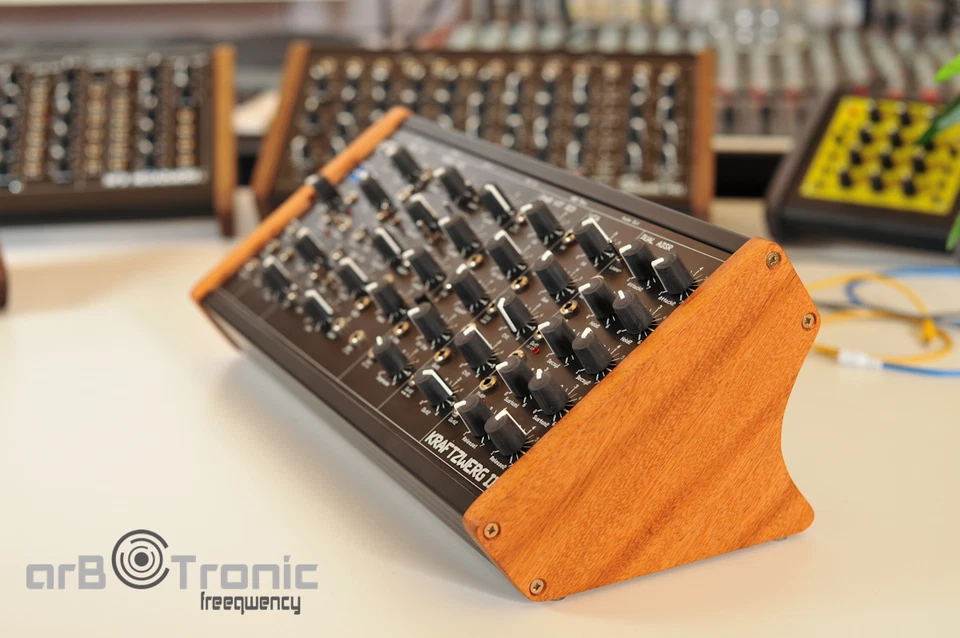 MFB Tanzbär Kraftzwerg 2 Urzwerg Pro Dominion Seitenteil Wooden Side Panel Stand - Bild 2 von 4