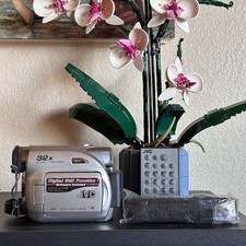 JVC GR-D371U Mini DV Video Camera Camcorder Cam 32X Zoom UNTESTED 