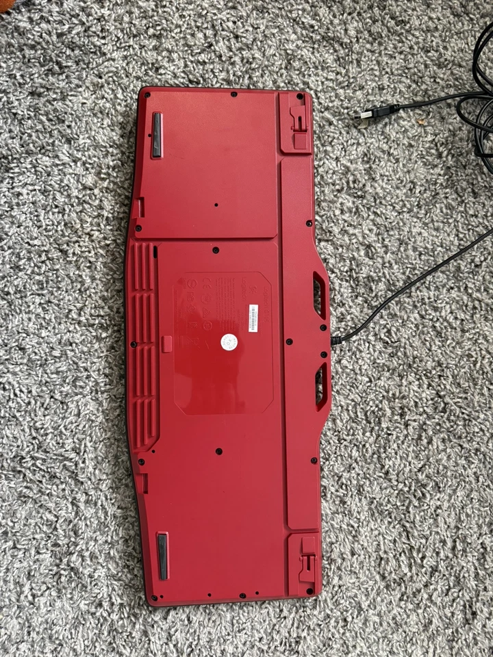 Logitech G105 Keyboard Black top/Red bottom - Image 2 of 3