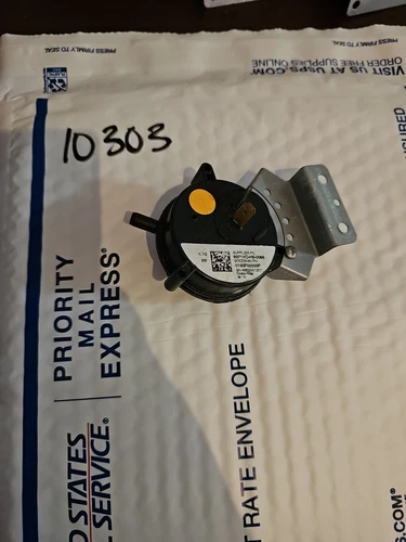 Goodman Janitrol 0130F00000P OEM Pressure Switch MPL 9371VO-HS-0095  -1.10 WC