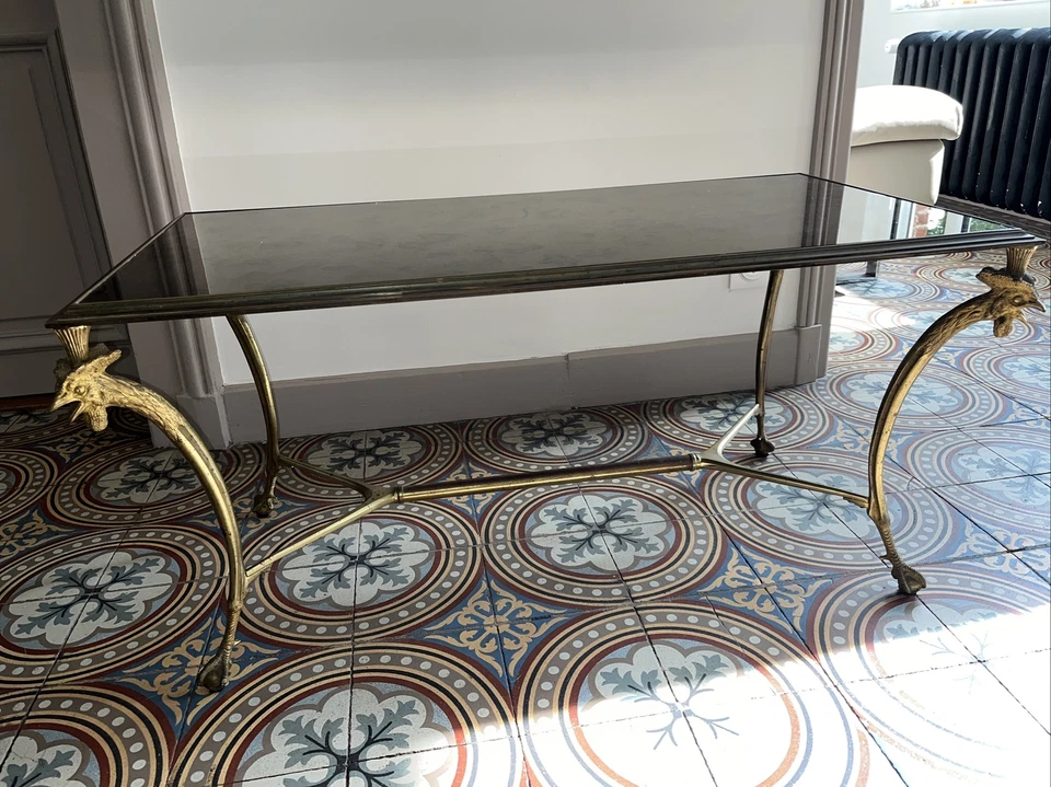 Maison CHARLES Table basse en bronze doré supportée par 4 pieds en forme de coq - Photo 2/4