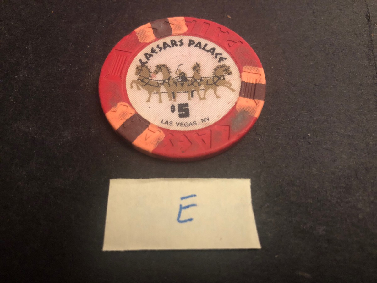 CAESARS PALACE $5 Casino Chip Las Vegas Nevada Retired Obsolete E