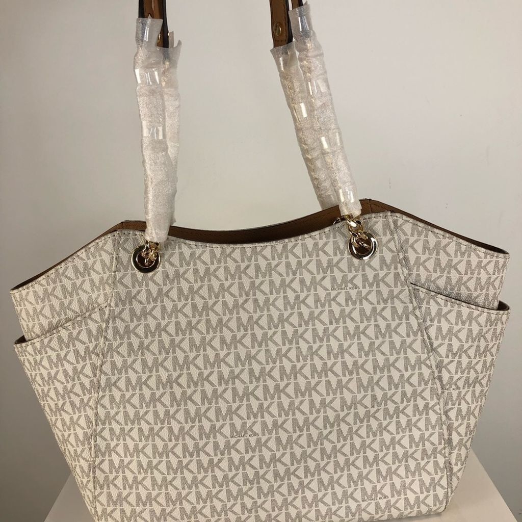 Michael Kors Jet Set Travel Vanilla monogram tote bag chain