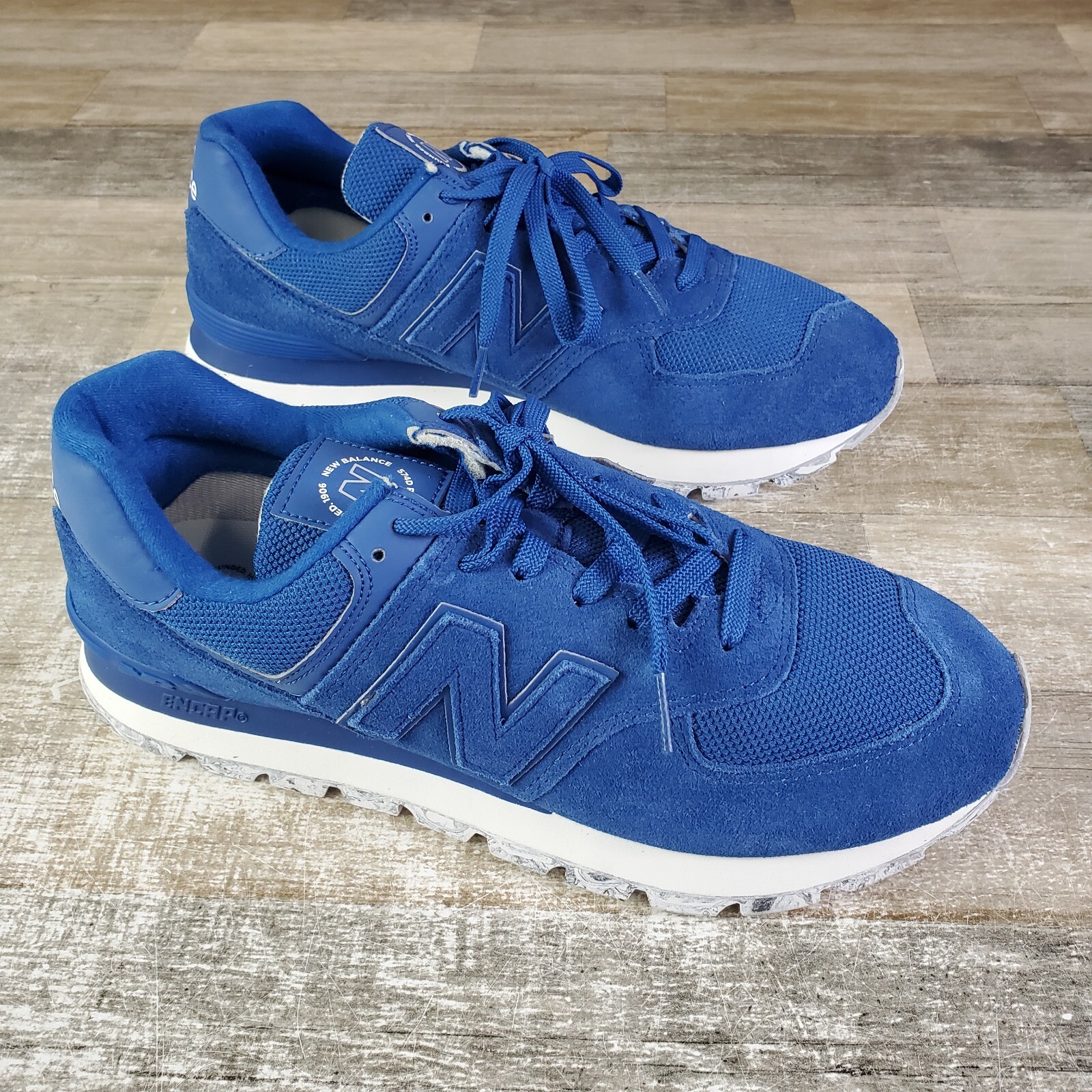 New Balance Classics 574 Rugged Mens Shoes Sz 11.5 D Navy Blue White Sneakers New Balance Classics 574 Rugged Mens Shoes Sz 11.5 D Navy Blue White Sneakers