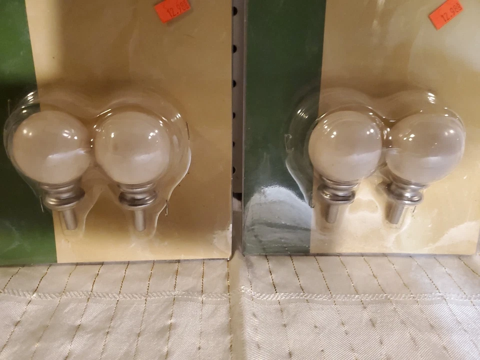 4 tendencias de moda de Kirsch en 2 paquetes acabados decorativos malva claro de 1-5/8 pulgadas Foto 2 de 4