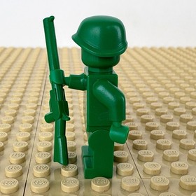 LEGO Toy Story: Green Army Man, RIFLE, BASE, toy001, 7595, ON PATROL, 2010