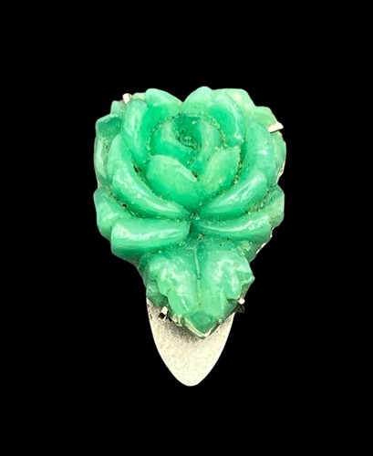 Clip abito vintage verde intagliato fiore rosa a forma di pietra tono argento antico - Foto 1 di 17
