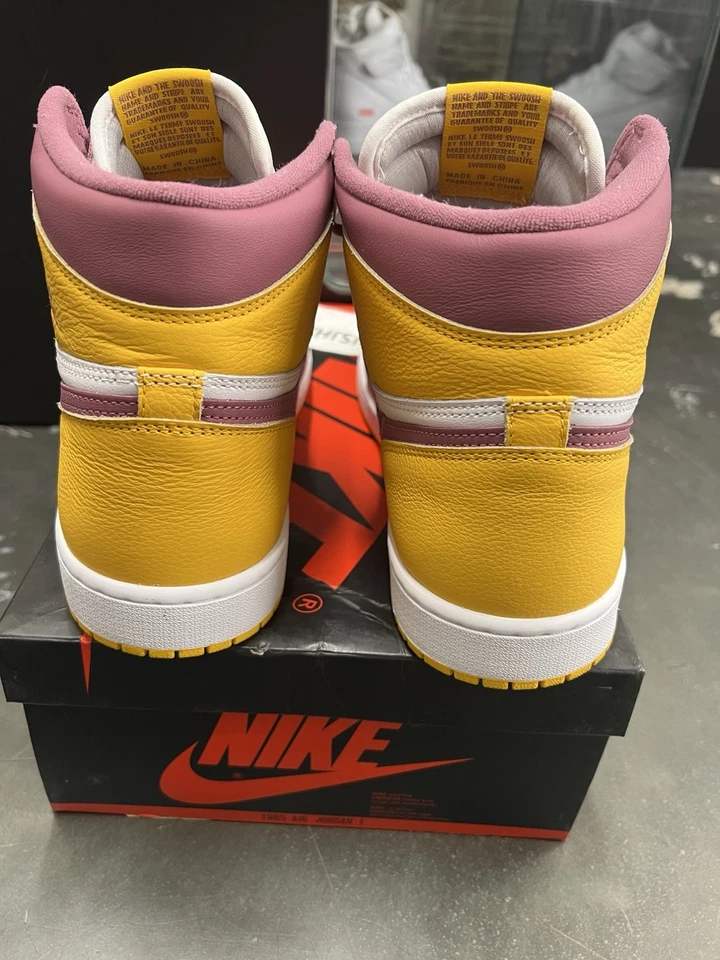 Air Jordan 1 Retro Alto OG Hermandad Talla 12 Dorado Burdeos Blanco 555088-706 Foto 4 de 4