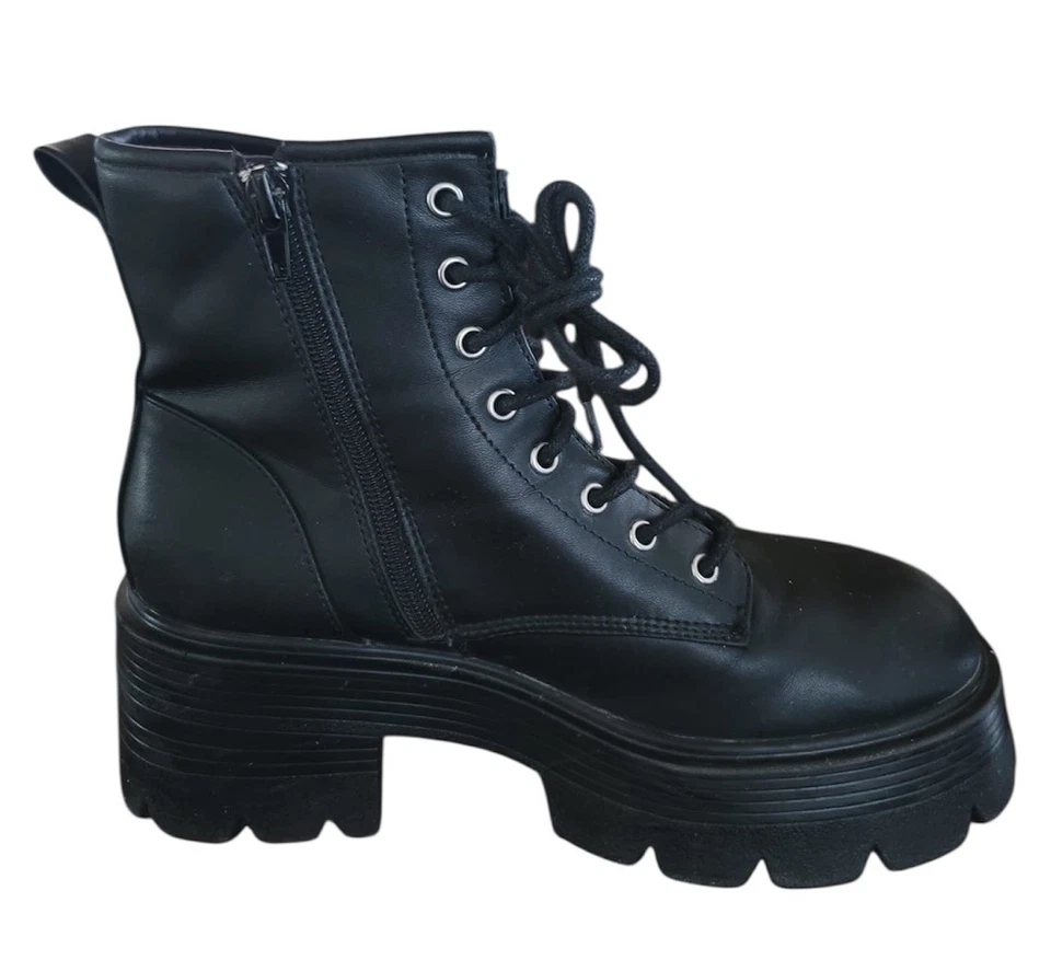 Madden Girl Claire Boots Women’s Black Faux Leather Thick Sole Platform Size 7.5 - Image 3 of 4