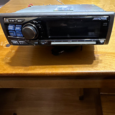 Alpine cda 9853 1 DIN In-Dash Car Stereo Head Unit MP3 WMA Player Receiver