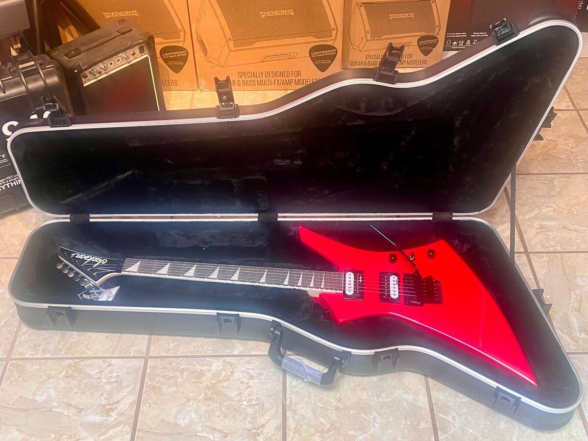 Jackson Kelly JS32 Guitar Ferrari Red & Jackson Kelly Molded Jackson Kelly JS32 Guitar Ferrari Red & Jackson Kelly Molded