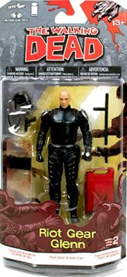 Action Figure Walking Dead Comics Serie 2 – Riot Gear Glenn, Figura Snodabile Con 28 Punti Di Articolazione, Equipaggiamento Antisommossa, Scudo, Manganello E Casco Rimovibile, Multicolore - 2
