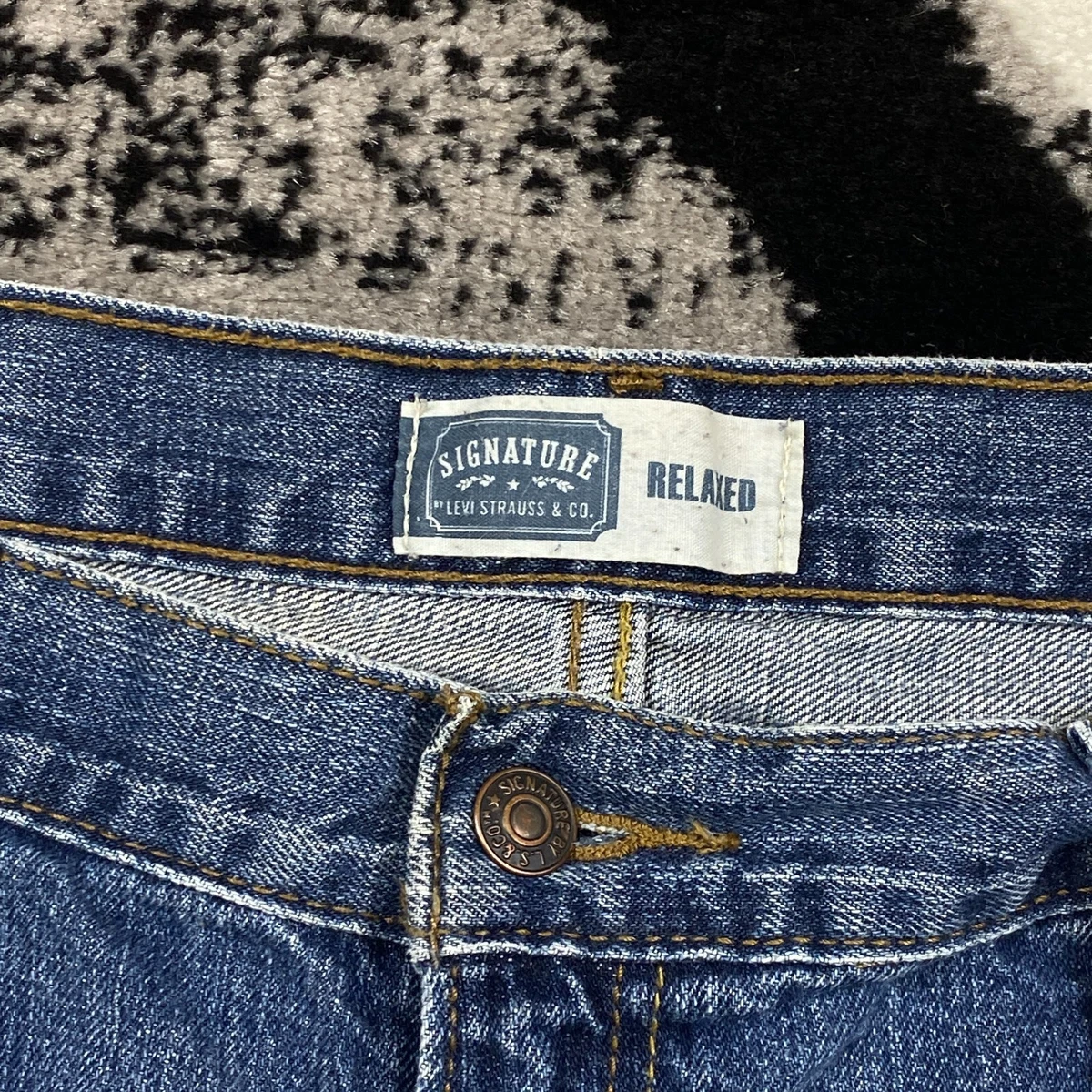 Signature pants levis top