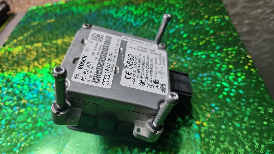 16 17 18 AUDI A7 FRONT RADAR CRUISER LEFT SIDE SENSOR MODULE 4G0 907 541B - Image 3 of 4