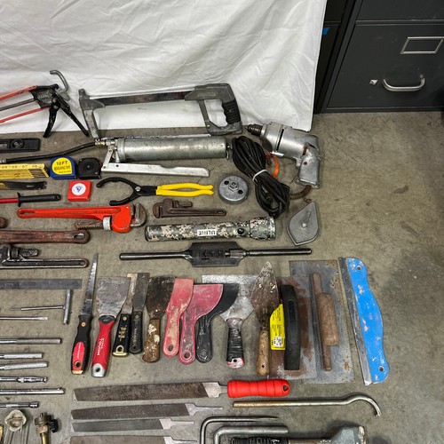 Mixed lot of Hand Tools Carpenter Plumbing Mechanic Screwdrivers Wrenches Pliers - Picture 4 of 24