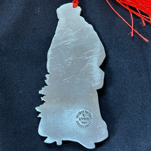 Avon 1993 Pewter Christmas Ornament with Tassel - Picture 3 of 4