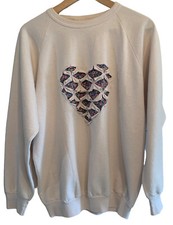 Vintage 1980  s Sweatshirt Women  s Sz L Pull-Over crewneck Long Sleeve Heart