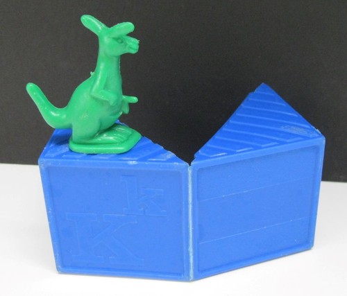 CLEAN Tupperware TUPPERTOYS ABC ALPHABET~BUSY BLOCK & Green TOY K is 4 KANGAROO