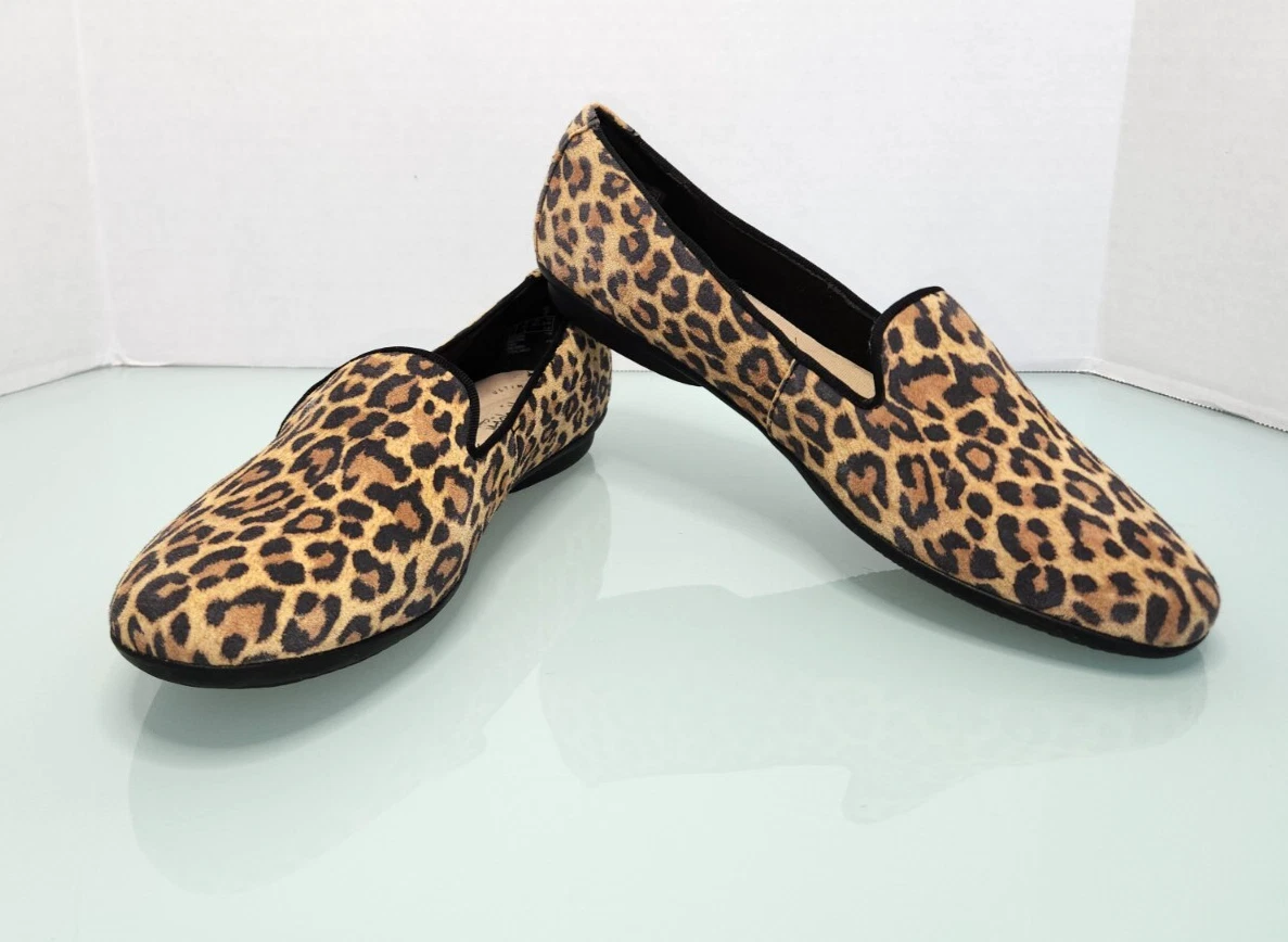 Mocassino piatto Clarks Sara Poppy stampa leopardo scarpe comode casual taglia 8 5M