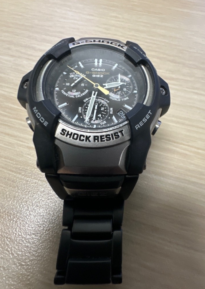 G-SHOCK GIEZ GS-1001D Analog Watch Metal Band Black Casual
