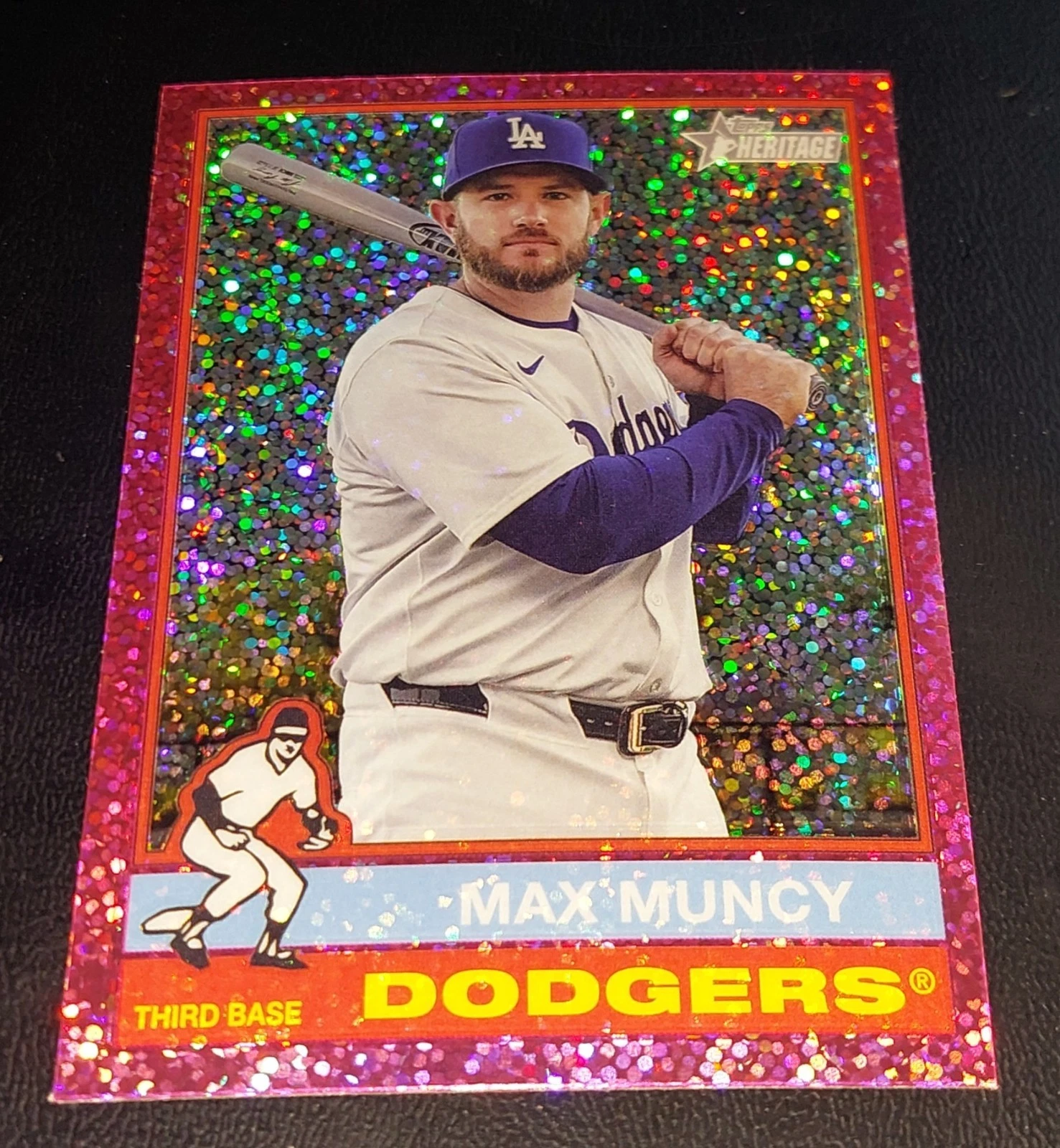 2025 Topps Heritage Max Muncy Chrome Pink Sparkle Refractor #359