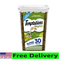 MixUps Catnip Fever Cat Treats - Crunchy  Soft, 30 oz. Resealable Tub