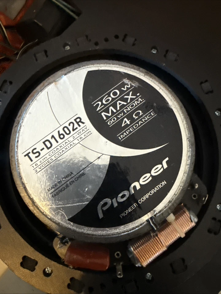 Altavoz Pioneer TS-D1602R 2 vías 6,5 pulgadas 260 vatios 4 ohmios audio para automóvil graves medios Foto 2 de 2