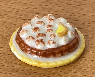 Fève Tarte au citron Meringué   Galette des Rois French Charm