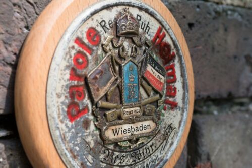 WWI German patriotic plaque. Wiesbaden. Parole Heimat.  - Afbeelding 1 van 12