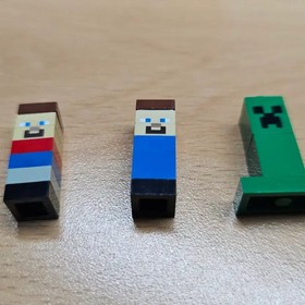 LEGO Minecraft 21102 Micro World - Discontinued Collectible Official