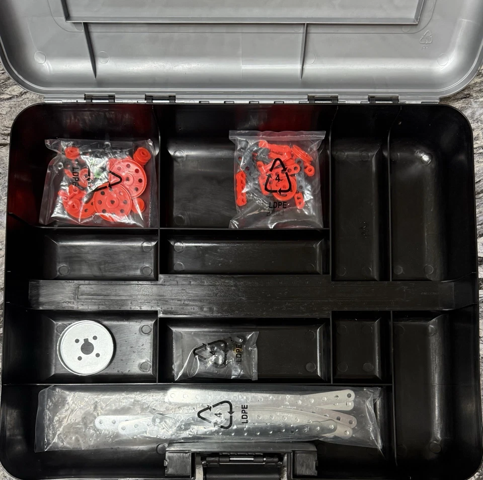 Meccano Engineering & Robotics Set 25 in 1 SPECIAL EDITION FREE FAST SHIPPING - Image 3 of 4