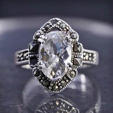 Size 8, vintage sterling silver 925 stackable ring with oval cz and marcasite