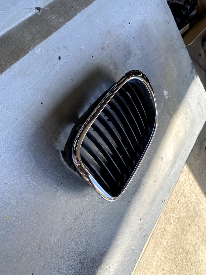 Левосторонние почечные решетки от оригинального производителя 2001 2002 2003 BMW 5 серии E39 528i 525i 530i - Изображение 3 из 4