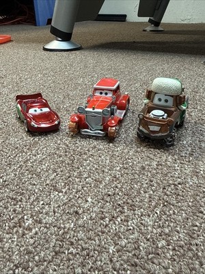 Disney Pixar Cars Mater Saves Christmas Santa Car Toys R US Mattel 1:55 Rare!!