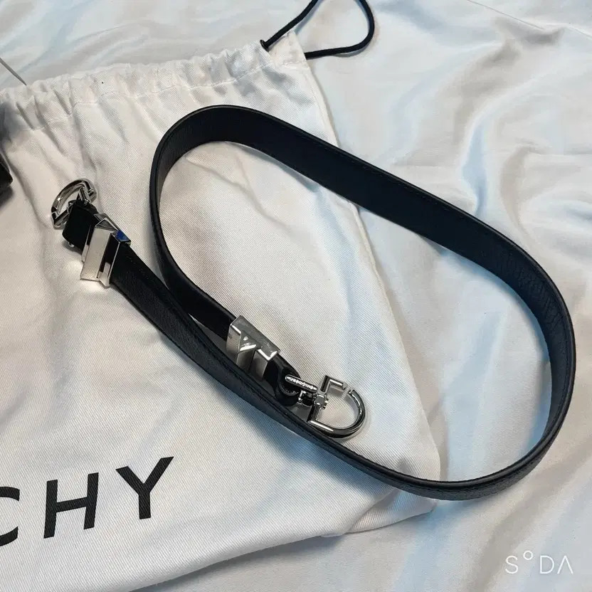 Givenchy Antigona Small Black Tote & Shoulder Bag thumbnail 8