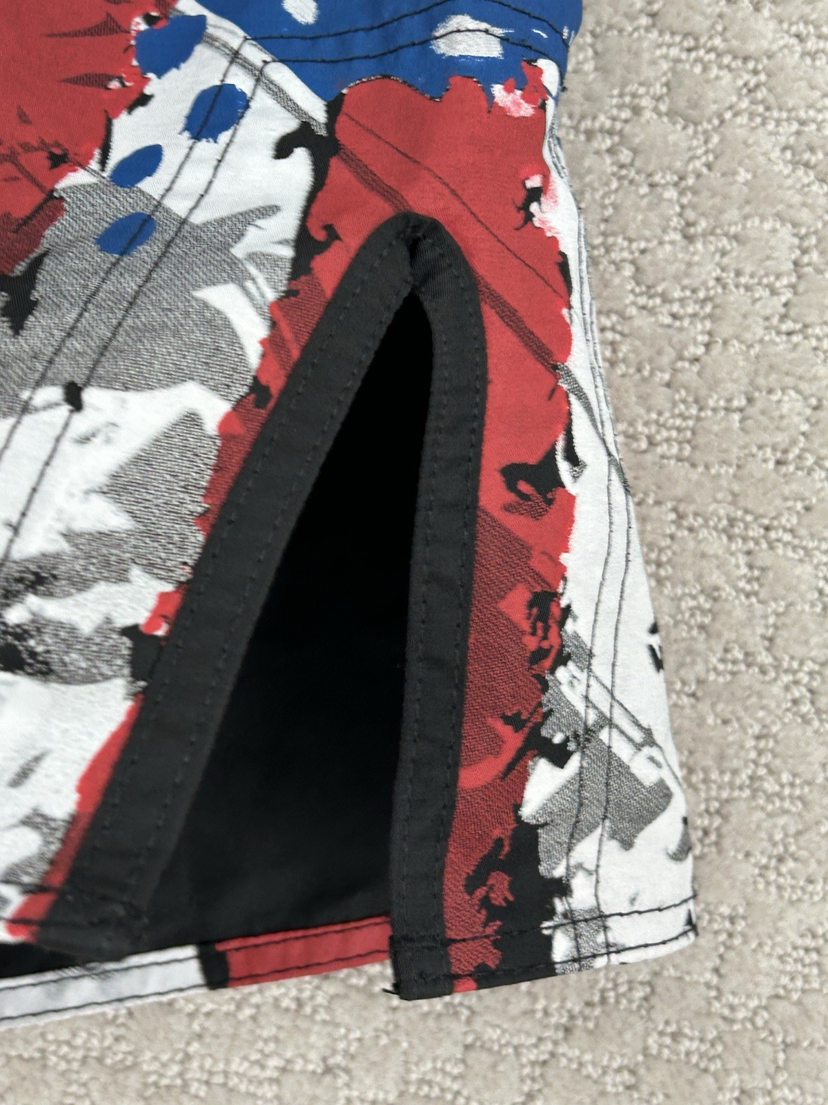 Venum MMA Shorts Men’s 31/32 USA Flag Series Performance Lightweight Shorts EUC