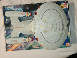 1994 StarTrek Next Generation USS Enterprise NCC 1701 D Collectors Edition