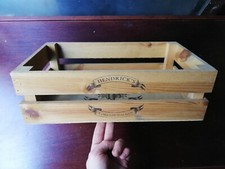 Espositore da pub in legno per pubblicità del Gin Hendrick's  vassoio da portata